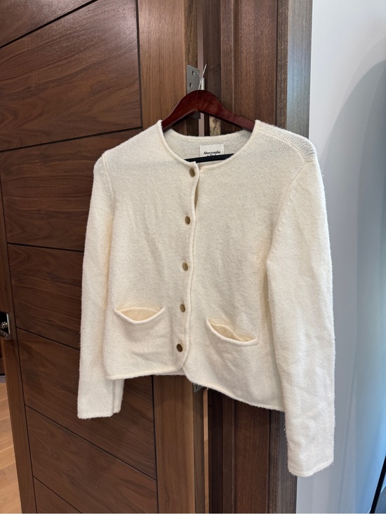 Abercrombie & Fitch Sweaters - Abercrombie & Fitch Cream Button-Front Women's Cardigan